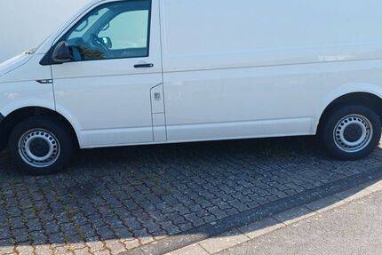 VW T6 Transporter 281.400 km 8.500 &euro; Baunatal 34225