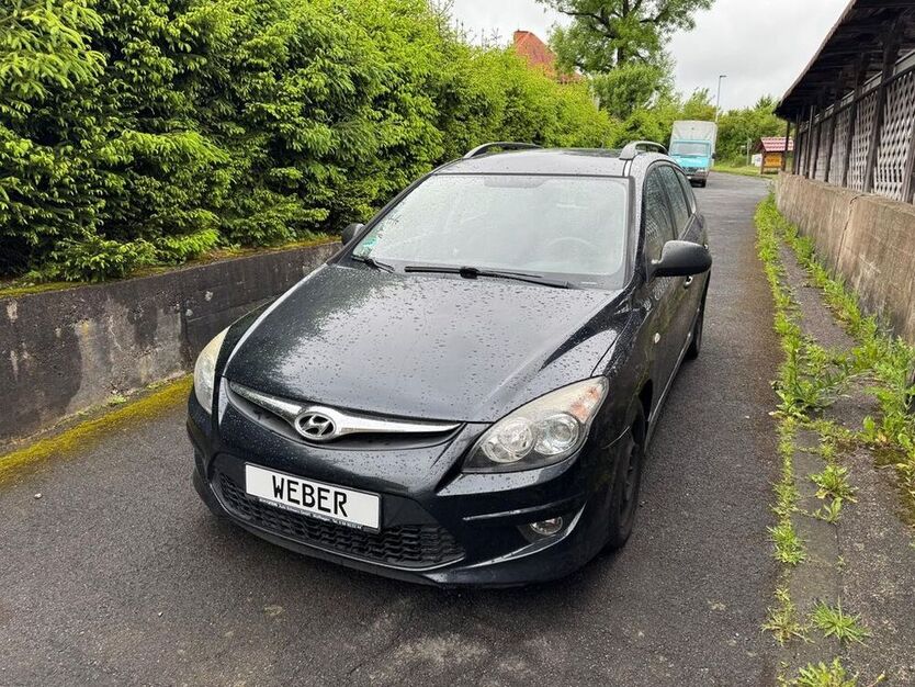 i30