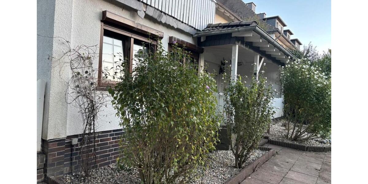 Etagenwohnung Kassel Niederzwehren - 3 Zimmer, 150 m&sup2;, 1.300&euro; | Angebot:27630773
