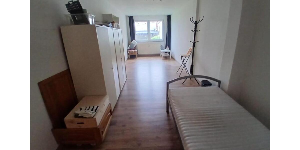 Gemütliches 25m² Zimmer in 3er WG in der Schillerstraße 4 zimmer