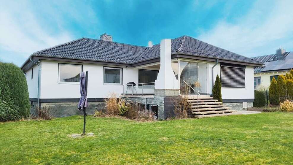 Haus zum Mieten in Fuldabrück 2.995 € 201 m²