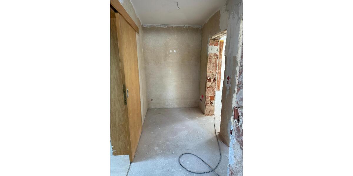 4-ZKB-Dachgeschosswohnung – Erstbezug nach Sanierung 4 zimmer