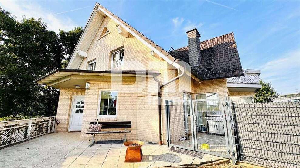 Haus zum Kaufen in Niestetal 629.900 € 261.7 m²