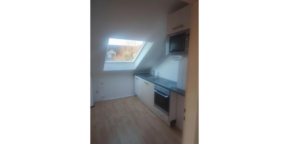 Dachgeschoßwohnung Kassel Fasanenhof - 3 Zimmer, 67 m&sup2;, 670&euro; | Angebot:26135598