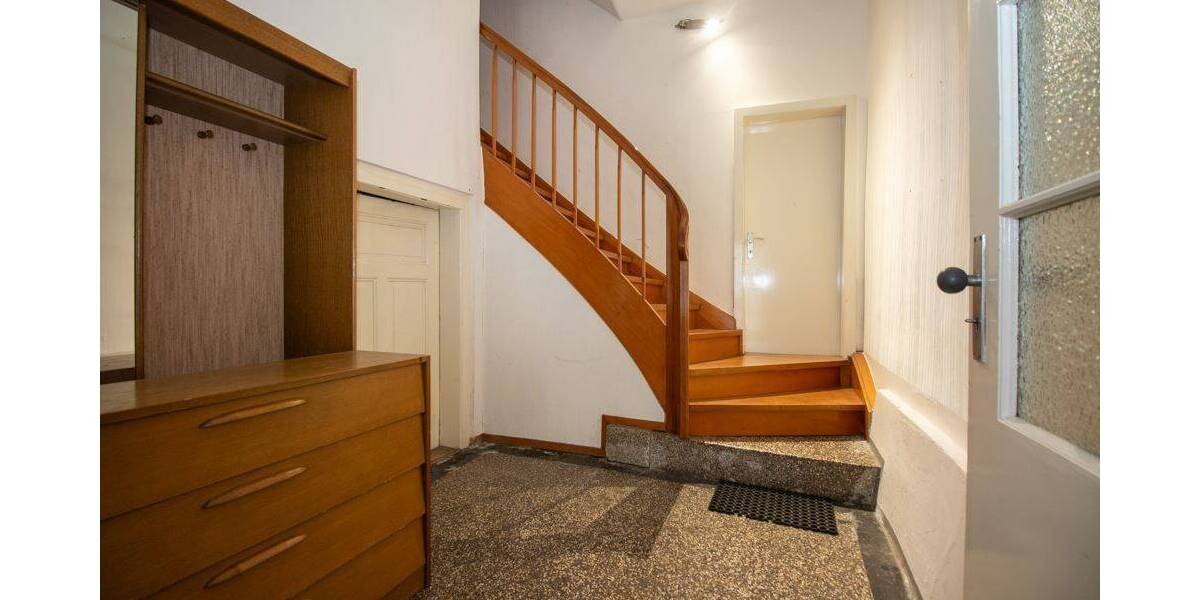 Reihenendhaus Hessisch Lichtenau - 6 Zimmer, 165 m&sup2;, 120.000&euro; | Angebot:25799614