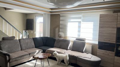 VERMIETET  SANIERT  GROßES GRUNDSTÜCK 9 zimmer