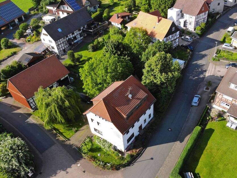 Wohnhaus mit Scheune und Bauland - vielseitiges Anwesen