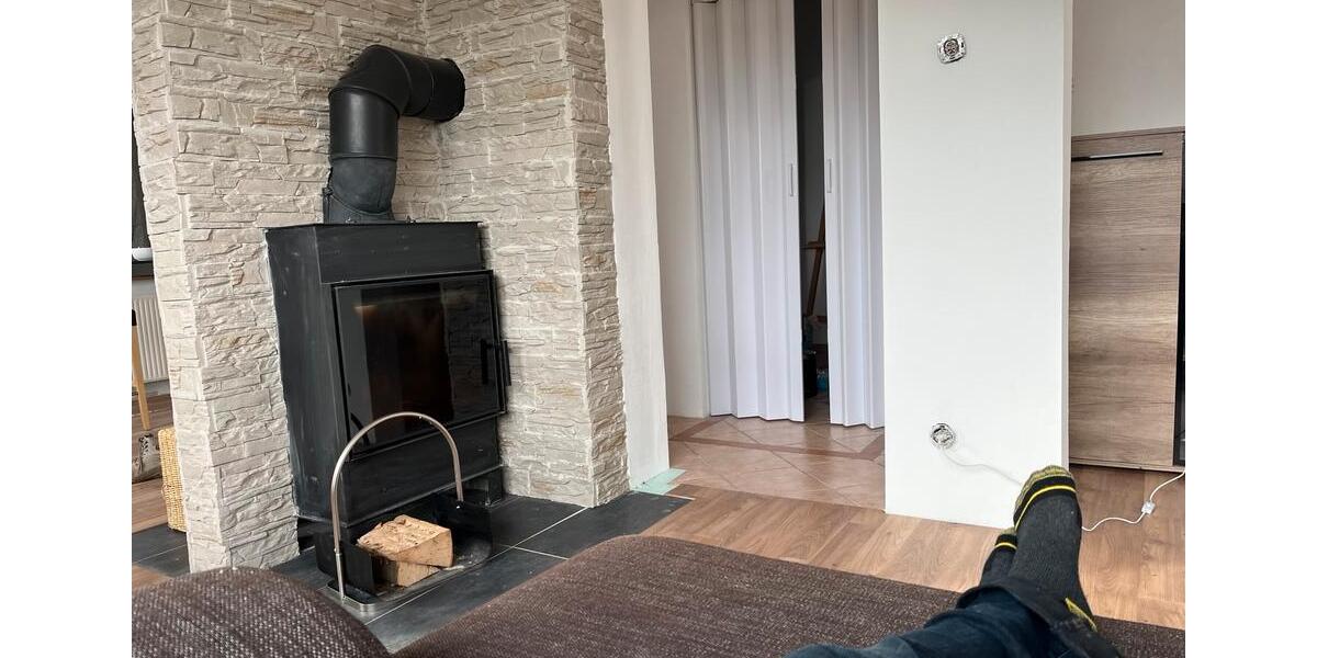 Freistehendes Einfamilienhaus mit großen Garten am Hang 4 zimmer