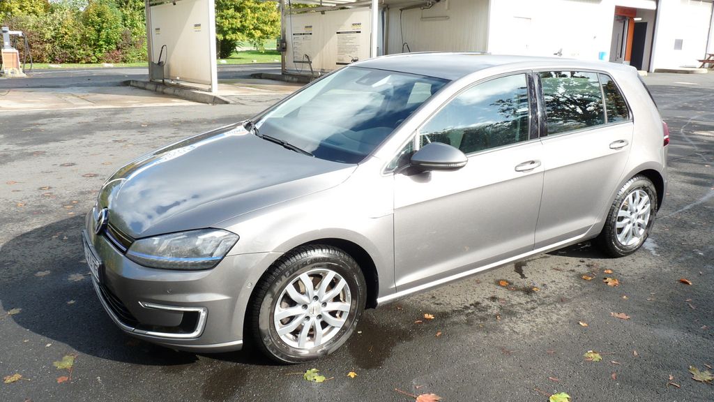 VW Golf 146.000 km 9.000 &euro; Körle 34327