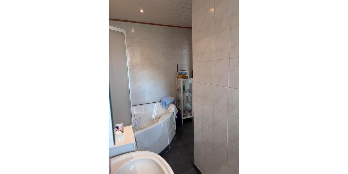Einfamilienhaus Fuldatal - 7 Zimmer, 200 m&sup2;, 410.000&euro; | Angebot:26855758