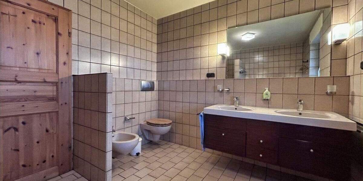 Einfamilienhaus Ahnatal Weimar - 7 Zimmer, 207 m&sup2;, 298.000&euro; | Angebot:25674218