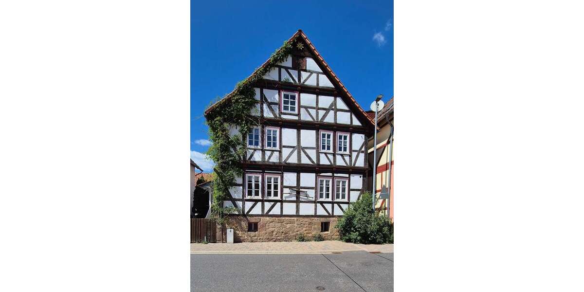 Einfamilienhaus Fritzlar-Züschen Züschen - 7 Zimmer, 177 m&sup2;, 149.000&euro; | Angebot:24487351