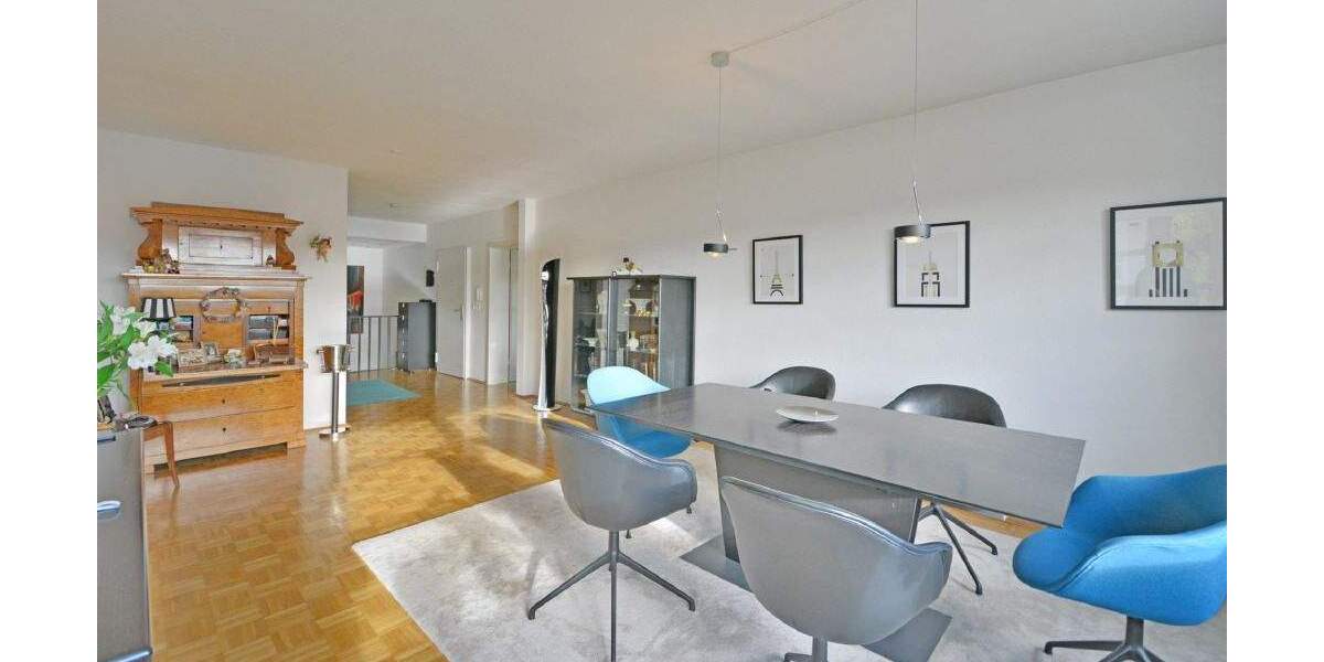 Sonnige 4-ZKB Maisonette mit Balkon, Terrasse und 2 Stellplätzen, Top-Lage am Weinberg 4 zimmer