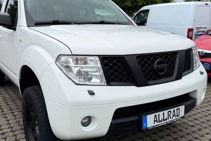 Nissan Pathfinder 271.000 km 3.799 &euro; Niestetal 34266