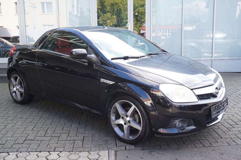 Opel Tigra 129.700 km 2.499 € Kassel 34123