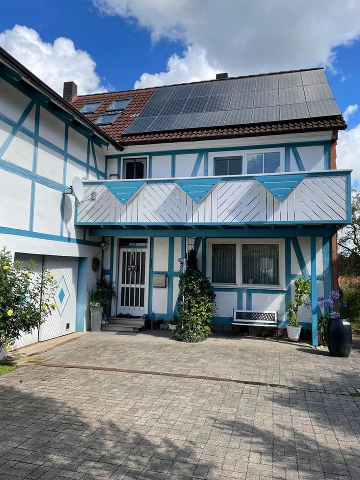Charmantes zwei Familienhaus mit großem Grundstück und Bauland