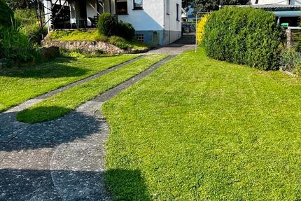 Sanierungsbedürftiges Einfamilienhaus mit großem Garten & Garage 5 zimmer