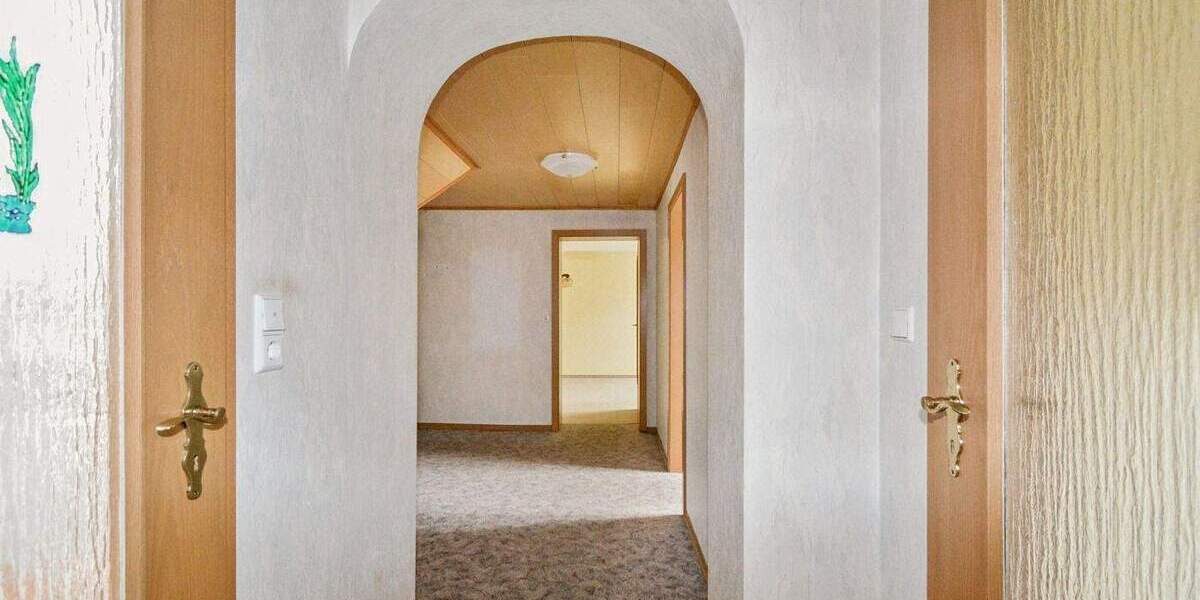 Ruhig gelegenes Zweifamilien-Doppelhaus - Ideal für Familie oder Mehrgenerationenwohnen 8 zimmer