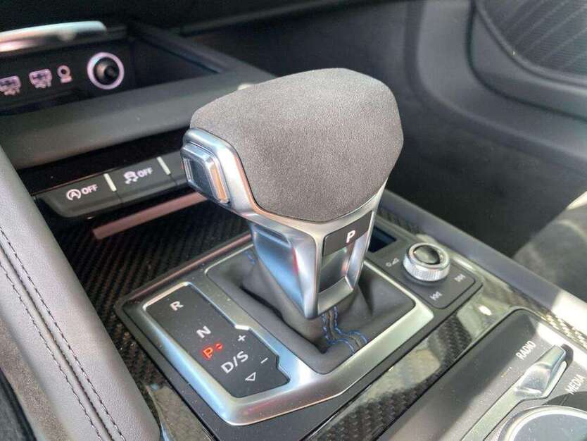 R8