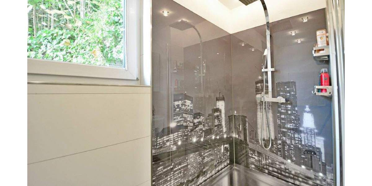 Sonnige 4-ZKB Maisonette mit Balkon, Terrasse und 2 Stellplätzen, Top-Lage am Weinberg 4 zimmer