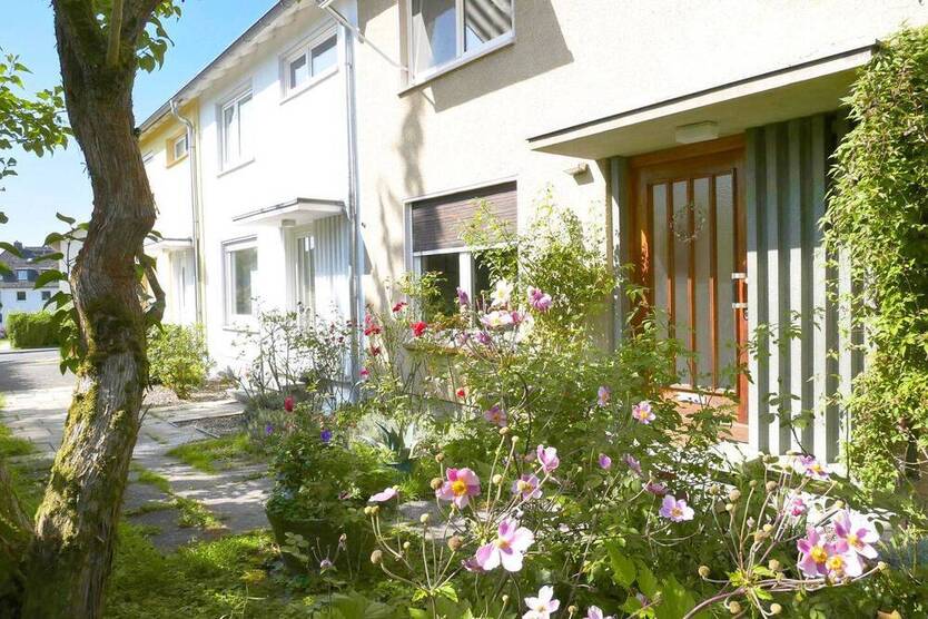 Kassel-Fasanenhof Bestlage Gemütliches Einfamilienendhaus mit wunderschönem Garten und Garage