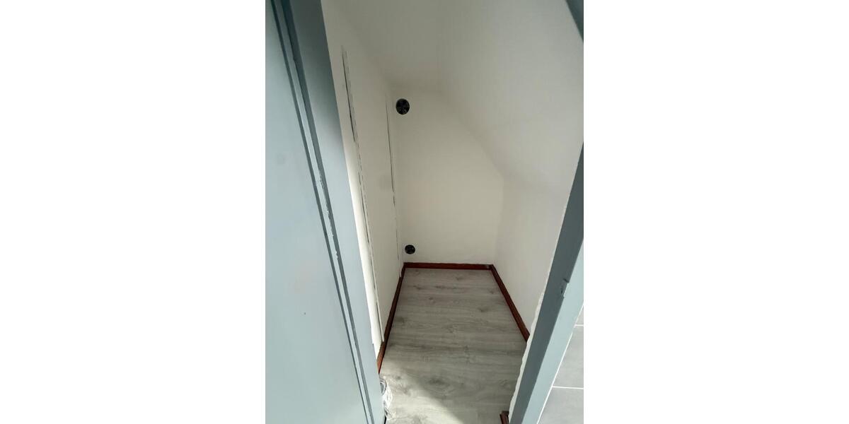 Dachgeschoßwohnung Kassel Niederzwehren - 2 Zimmer, 70 m&sup2;, 800&euro; | Angebot:26431504