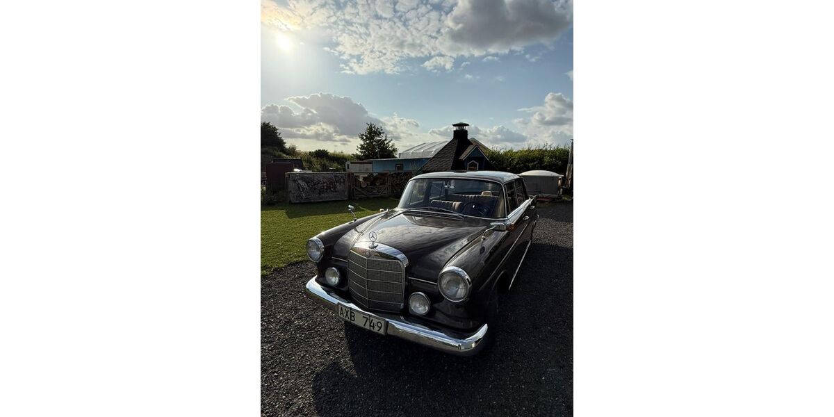 Mercedes-Benz 190 145.000 km 17.500 € Immenhausen 34376