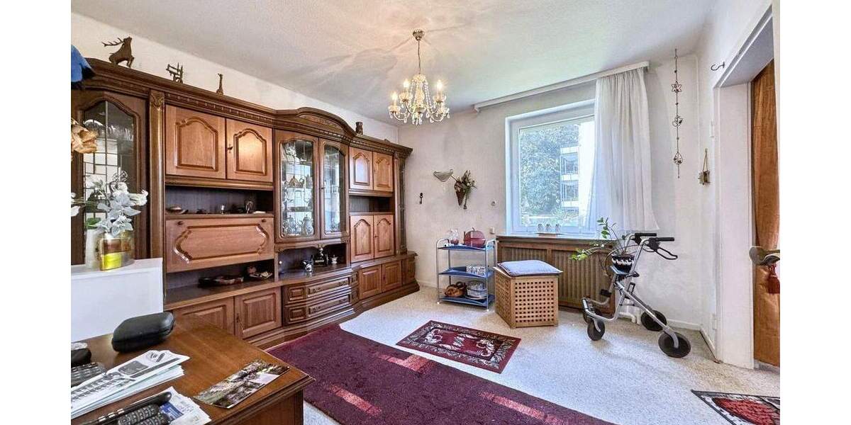 Charme der 1930er im großzügigen Mehrfamilienhaus erleben 8 zimmer