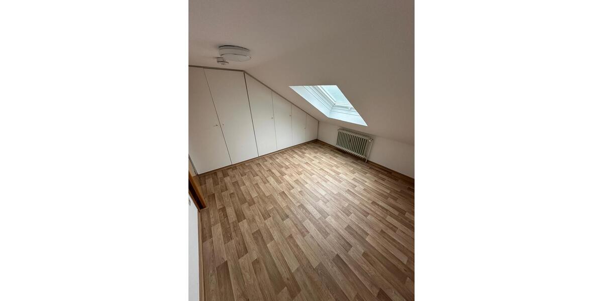 Dachgeschoßwohnung Wolfhagen - 3 Zimmer, 68 m&sup2;, 800&euro; | Angebot:26326797