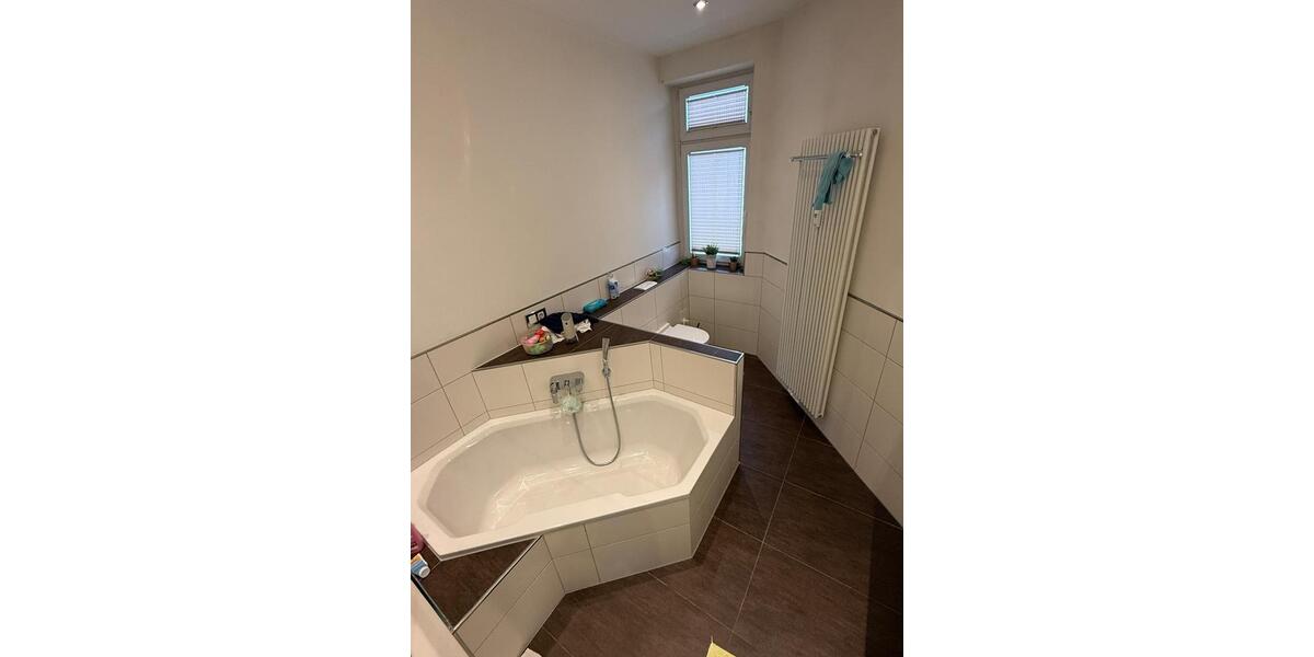 Etagenwohnung Kassel Vorderer Westen - 3 Zimmer, 142 m&sup2;, 2.000&euro; | Angebot:24570834