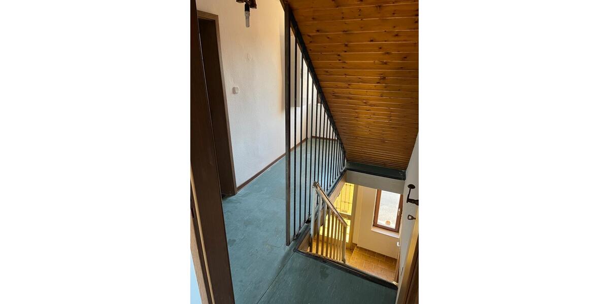 Schönes Einfamilienhaus mit Balkon , Garten, Garage 5 zimmer