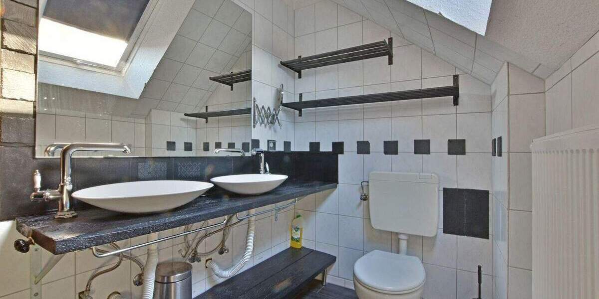 Reihenendhaus Hessisch Lichtenau - 7 Zimmer, 226 m&sup2;, 230.000&euro; | Angebot:26432911