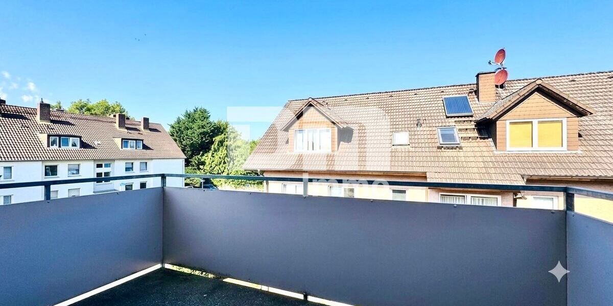 Exklusive Dachgeschosswohnung mit Balkon & Garage in gefragter Lage der Eichwaldsiedlung - Dachgeschoßwohnung Kassel Bettenhausen | Angebot:27070859