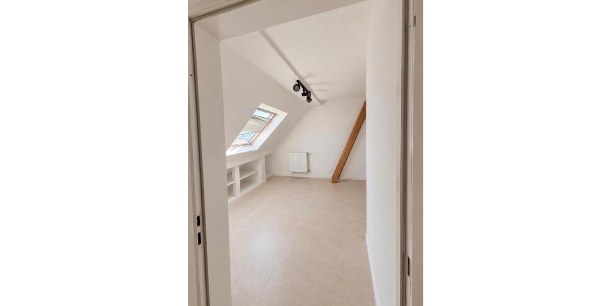 Maisonettenwohnung Habichtswald - 6 Zimmer, 150 m&sup2;, 1.500&euro; | Angebot:27628044