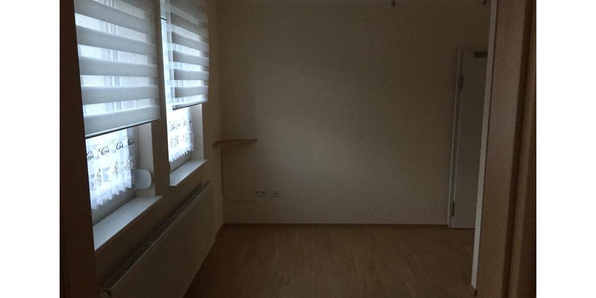 Hochparterre Kassel Bettenhausen - 4 Zimmer, 105 m&sup2;, 1.000&euro; | Angebot:24841844