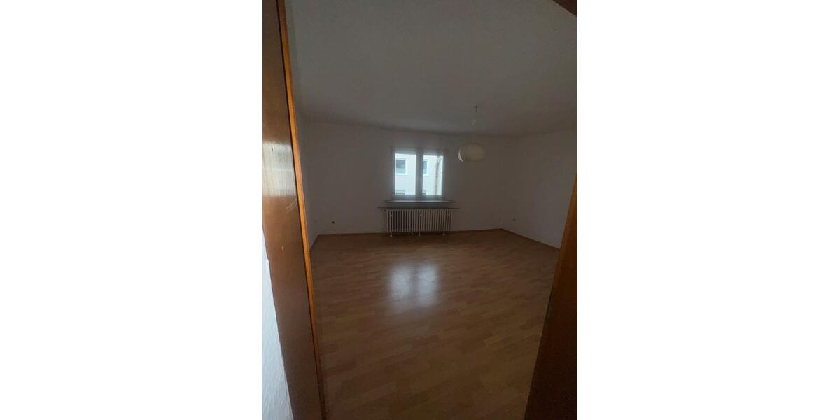 Etagenwohnung Fritzlar - 3 Zimmer, 95 m&sup2;, 890&euro; | Angebot:26612027