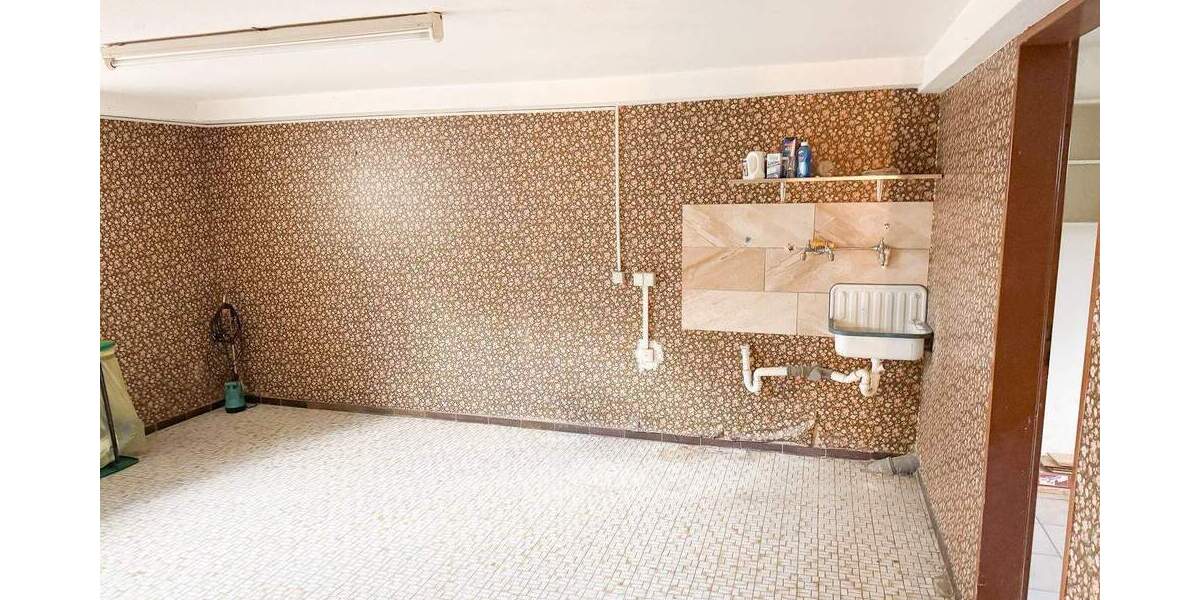 Mehrfamilienhaus, Wohnhaus Kaufungen Niederkaufungen - 5 Zimmer, 180 m&sup2;, 330.000&euro; | Angebot:25314204