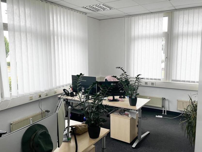 PROVISIONSFREI +++ Hallenfläche 1.002 m² mit Büro 184 m² +++ direkt vom Eigentümer
