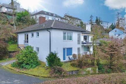 Repräsentatives, modernisiertes MFH mit zusätzlicher Bebauungsoption in bester Lage von Melsungen-Stadt 8 zimmer