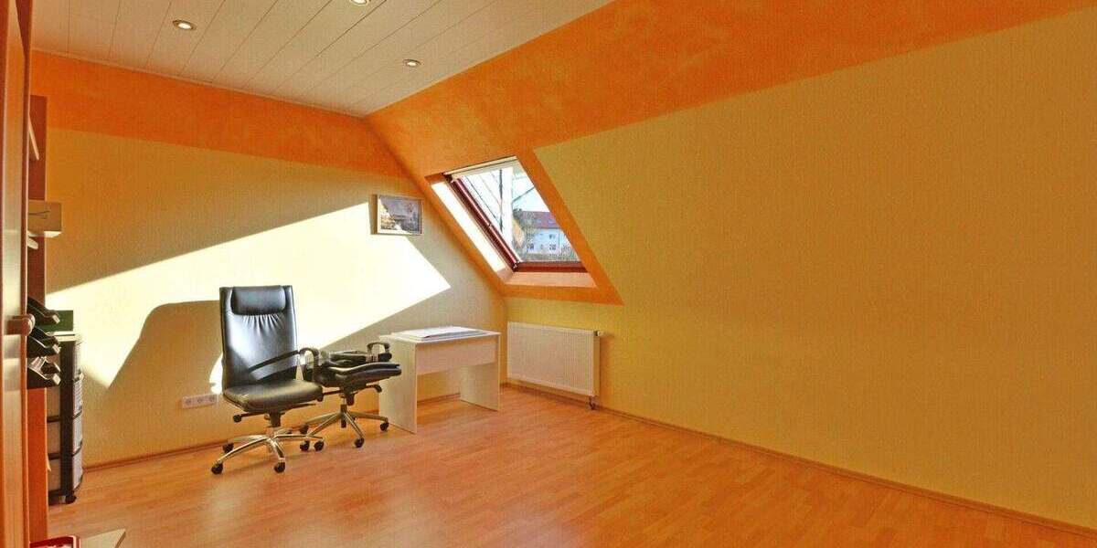 Mehrfamilienhaus, Wohnhaus Hofgeismar / Hombressen Hombressen - 9 Zimmer, 245 m&sup2;, 330.000&euro; | Angebot:25246013