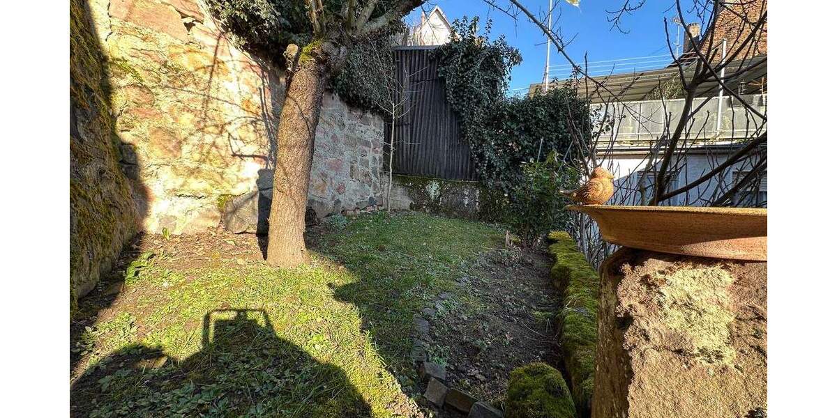 Einfamilienhaus Fritzlar - 6 Zimmer, 145 m&sup2;, 150.000&euro; | Angebot:25670489