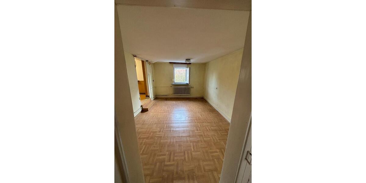 Einfamilienhaus Melsungen - 8 Zimmer, 190 m&sup2;, 109.000&euro; | Angebot:24983513