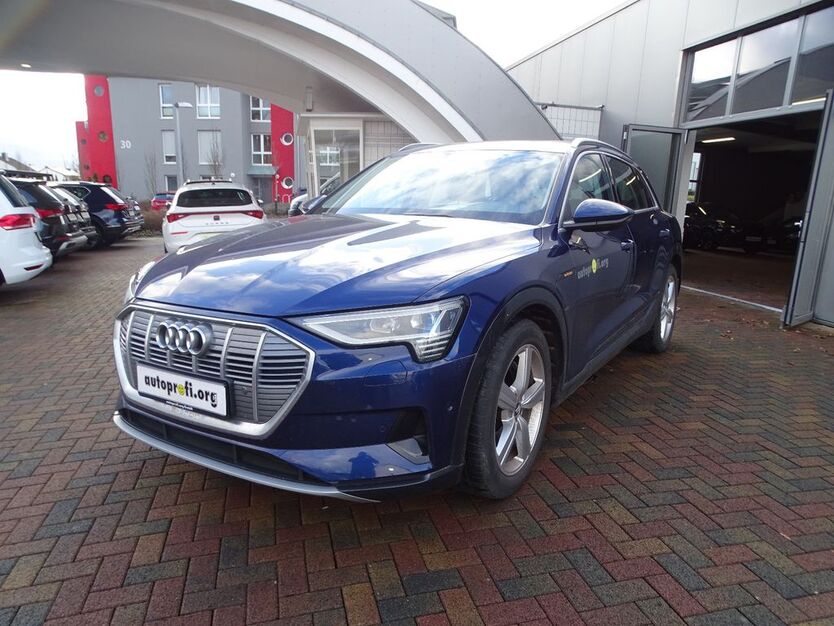 Audi e-tron 42.155 km 31.750 € Hofgeismar 34369