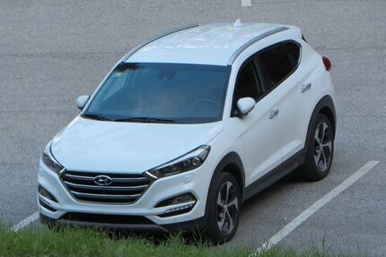 Hyundai TUCSON 133.000 km 13.500 &euro; Baunatal 34225