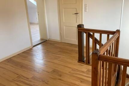 Haus Grebenstein - 6 Zimmer, 240 m&sup2;, 1.500&euro; | Angebot:24693195