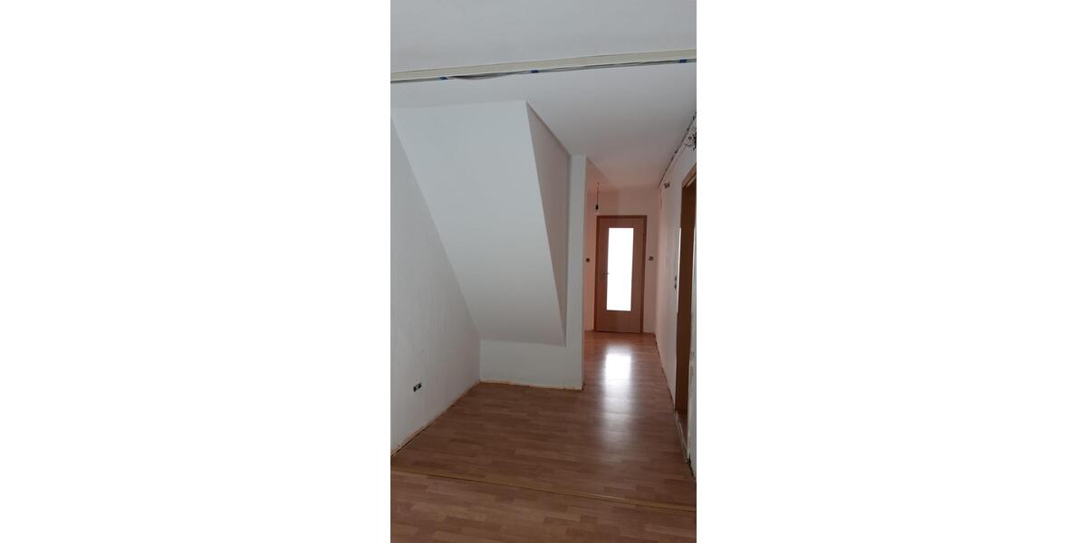 Etagenwohnung Naumburg - 4 Zimmer, 133 m&sup2;, 800&euro; | Angebot:26068054