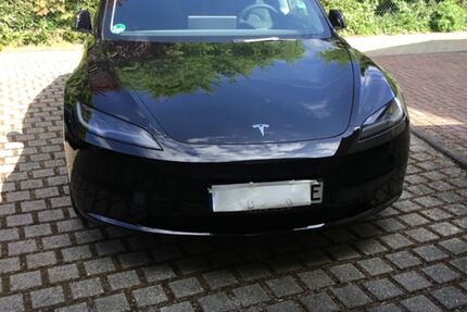 Tesla Model 3 23.409 km 37.600 &euro; Calden 34379
