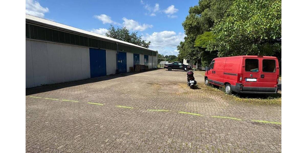 Betriebsgrundstück mit 3 Lagerhallen und einer Wohneinheit zu erwerben zimmer
