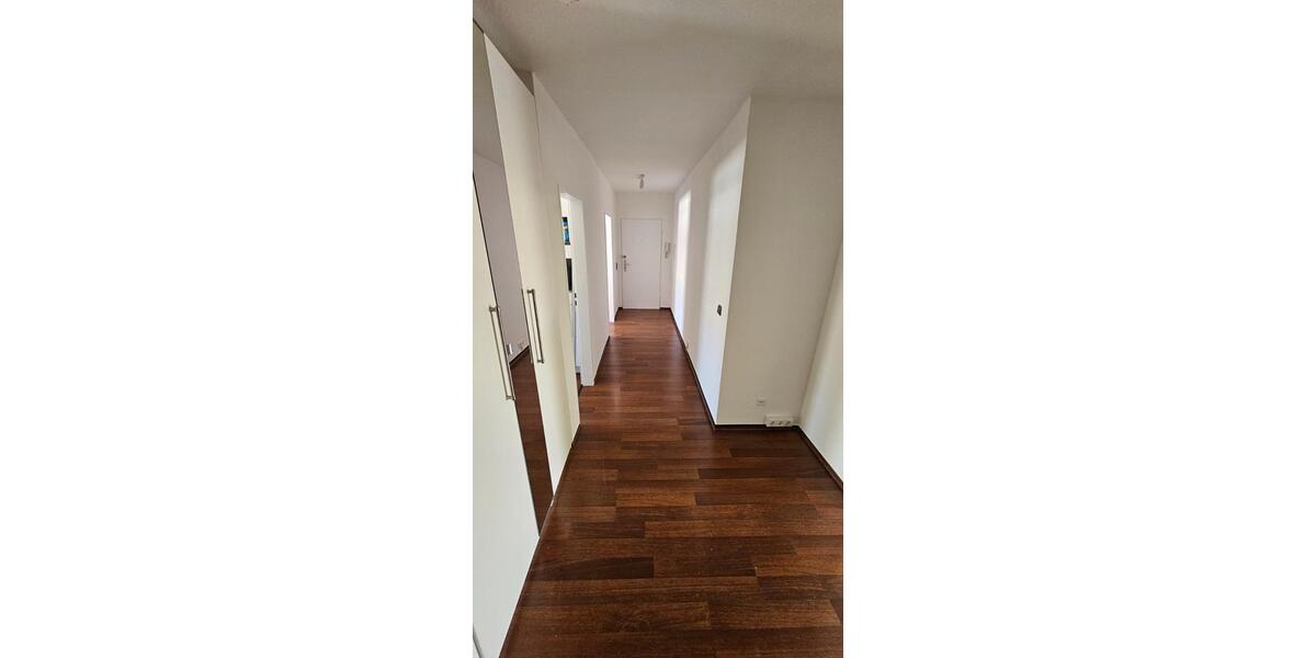 Dachgeschoßwohnung Kassel Südstadt - 2 Zimmer, 82 m&sup2;, 239.000&euro; | Angebot:26349404