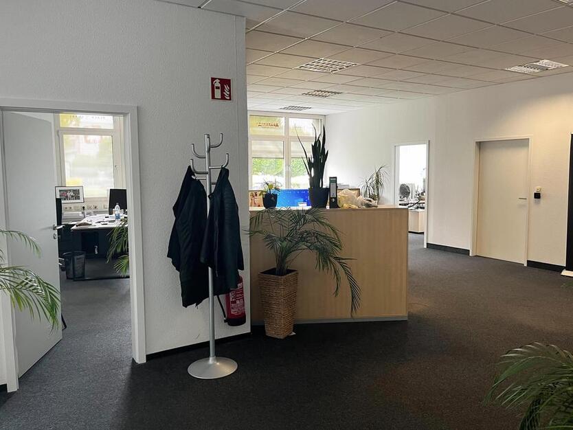 PROVISIONSFREI +++ Hallenfläche 1.002 m² mit Büro 184 m² +++ direkt vom Eigentümer